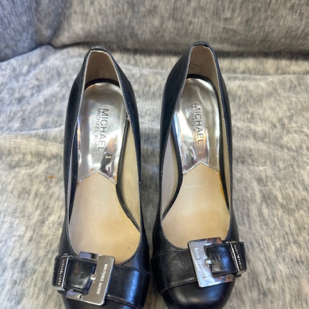 Michael Kors Black leather platform heels Size 6.5